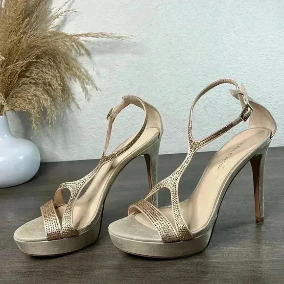 PELLE MODA Onora T-strap Sandal In Platinum Size 10M - Picture 6 of 9